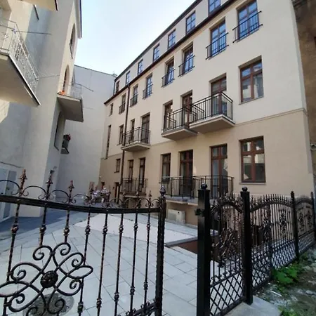 Plac Bohaterow Getta With Balcony *